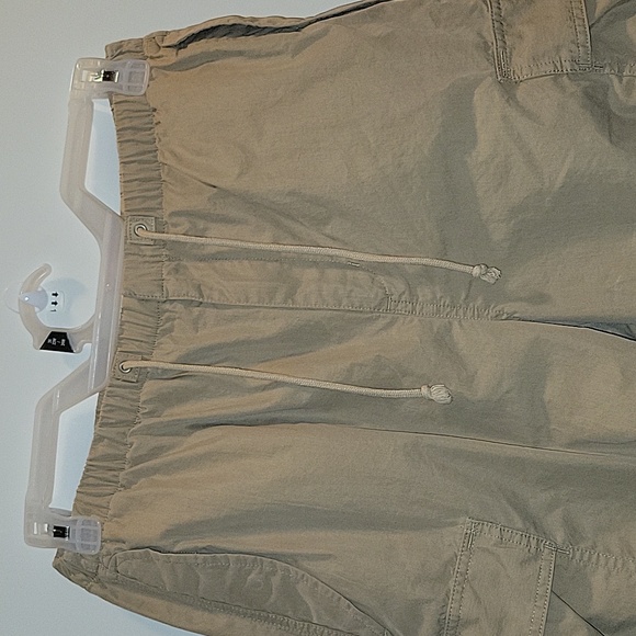 Aritzia TNA Surplus Division Cargo Pant Tan Size M - Picture 3 of 12